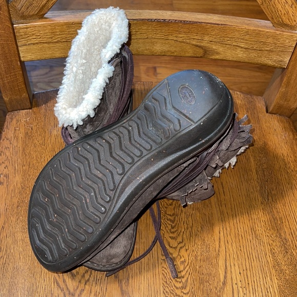 Brown UGG moccasin style boots size 8 - Picture 2 of 10